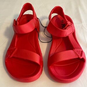 🎀 5/$20 🎀 NWOT Mudd red sandals size 6